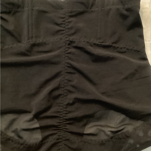 High-Waisted Black Shapewear - Picture 4 of 5